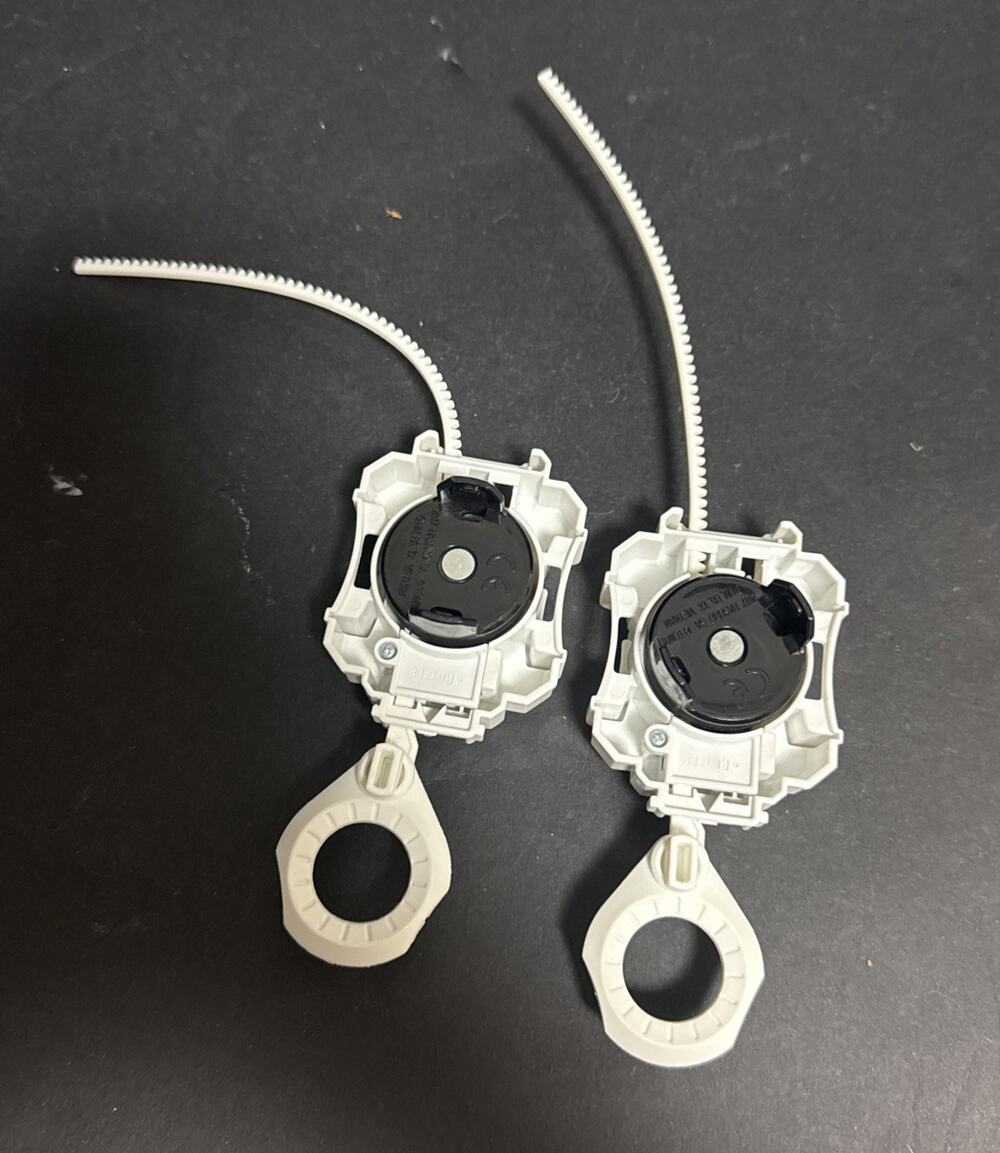 Takara Tomy Beyblade Burst White Ripcord Launcher Plastic Tested Lot Of 2 Part